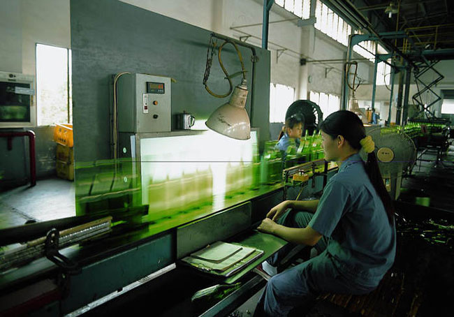 先进的玻璃瓶生产设备-筛选工作台